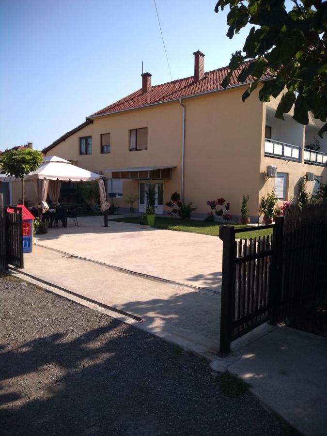 Apartments Kuca Aleksic Ni المظهر الخارجي الصورة
